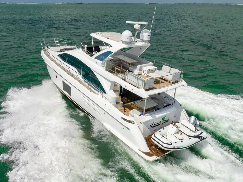 Slide: The Image of Azimut 55 FLY 2022 - 8