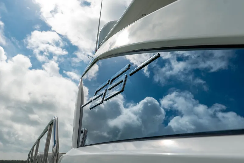 Slide: The Image of Azimut 55 FLY 2022 - 24