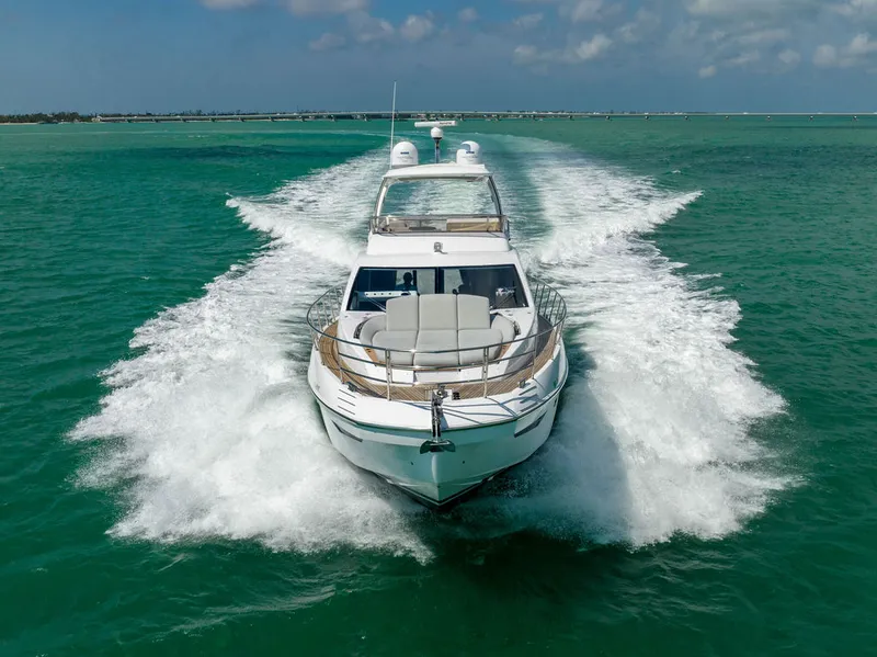 Slide: The Image of Azimut 55 FLY 2022 - 4