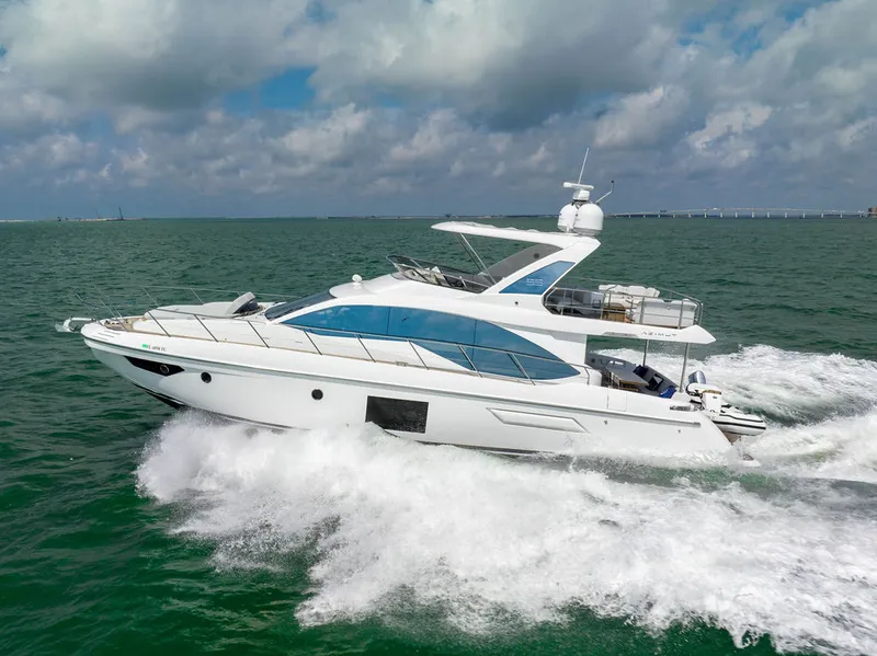 Slide: The Image of Azimut 55 FLY 2022 - 7