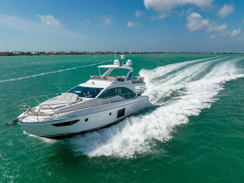 Slide: The Image of Azimut 55 FLY 2022 - 6