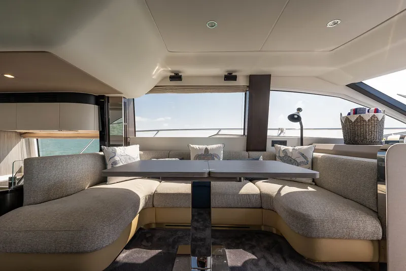 Slide: The Image of Azimut 55 FLY 2022 - 63