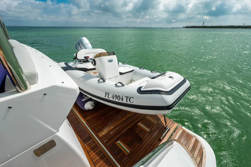 Slide: The Image of Azimut 55 FLY 2022 - 15