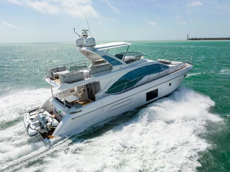 Slide: The Image of Azimut 55 FLY 2022 - 3