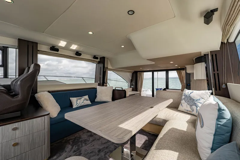 Slide: The Image of Azimut 55 FLY 2022 - 56