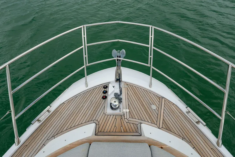Slide: The Image of Azimut 55 FLY 2022 - 30