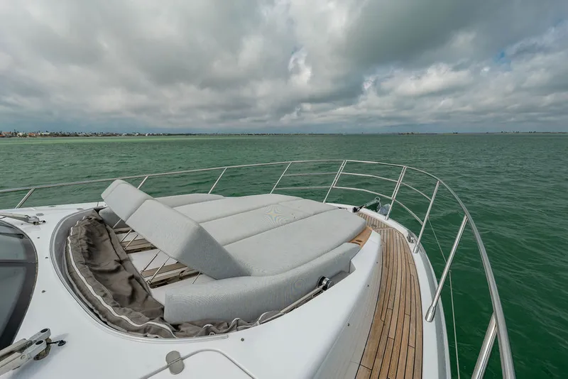 Slide: The Image of Azimut 55 FLY 2022 - 29