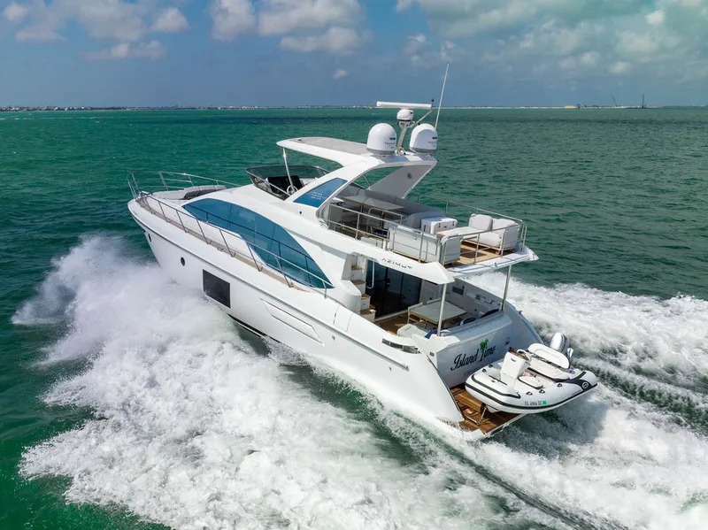 Slide: The Image of Azimut 55 FLY 2022 - 9