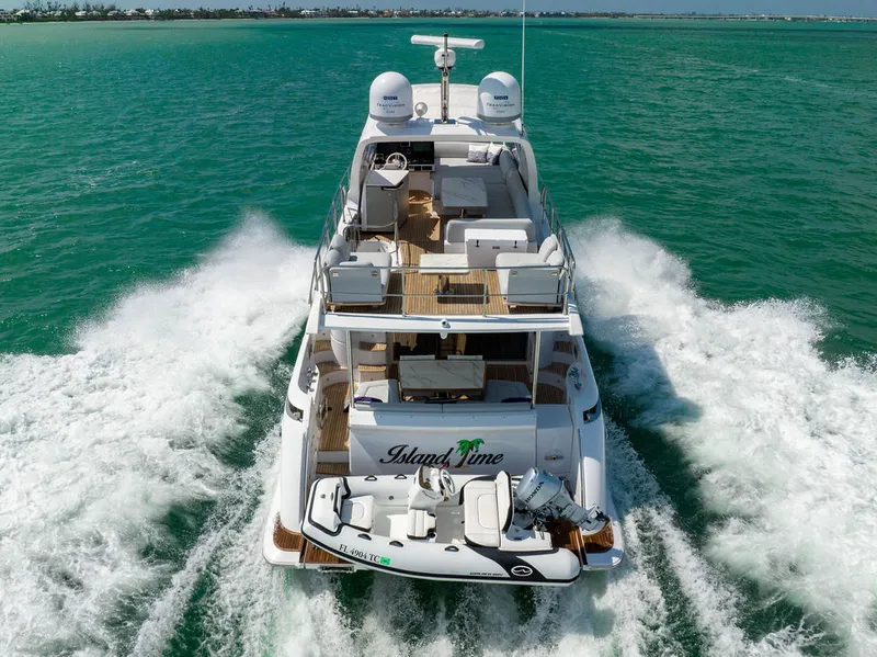 Slide: The Image of Azimut 55 FLY 2022 - 11