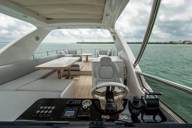 Slide: The Image of Azimut 55 FLY 2022 - 48
