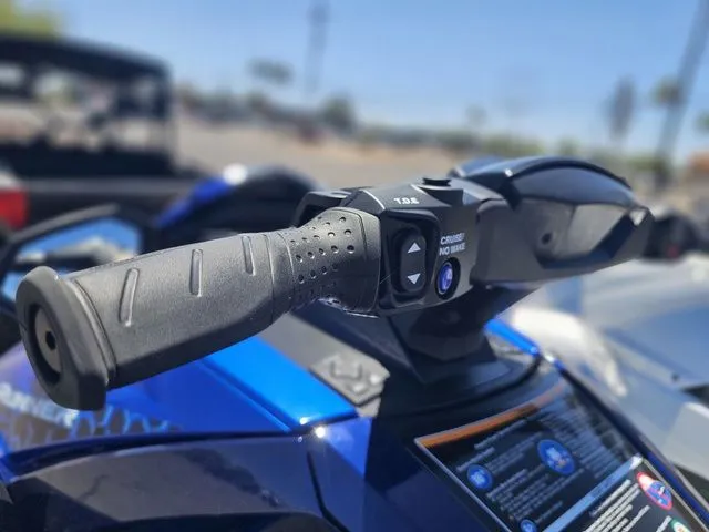 Slide: The Image of Close-up of the handlebar on a 2026 Yamaha WaveRunner VX Limited. - 8