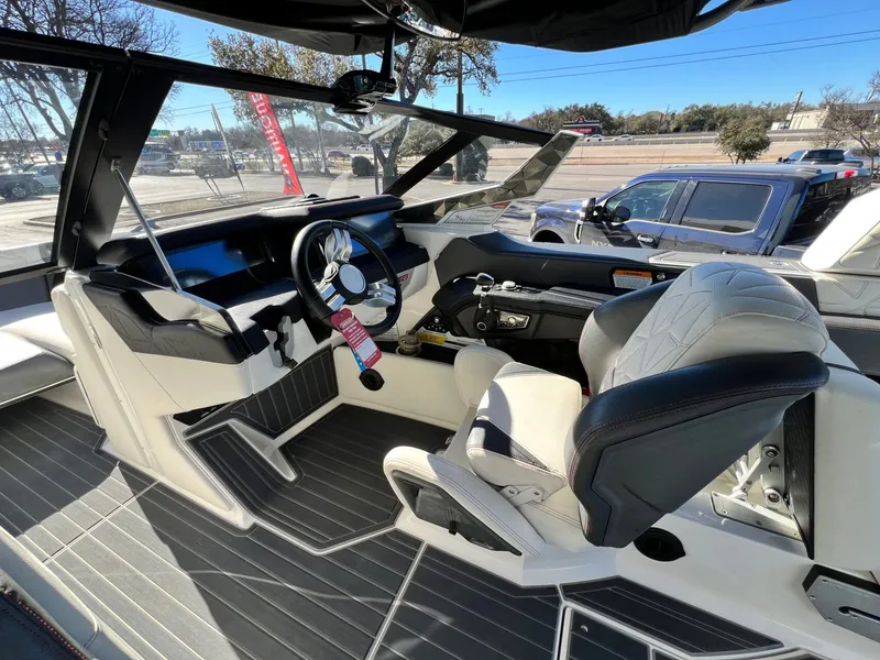 Slide: The Image of Nautique Super Air Nautique G25 Paragon 2022 - 9