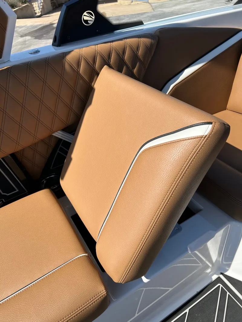 Slide: The Image of Tigé 24RZX 2025 - 28