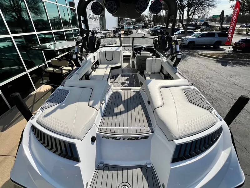 Slide: The Image of Nautique G23 2018 - 10