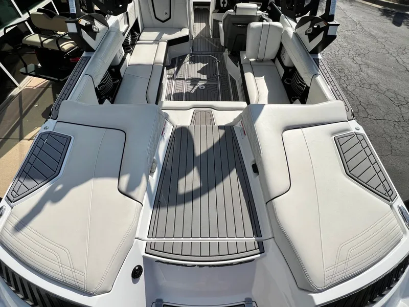 Slide: The Image of Nautique G23 2018 - 11