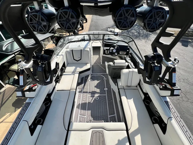 Slide: The Image of Nautique G23 2018 - 12
