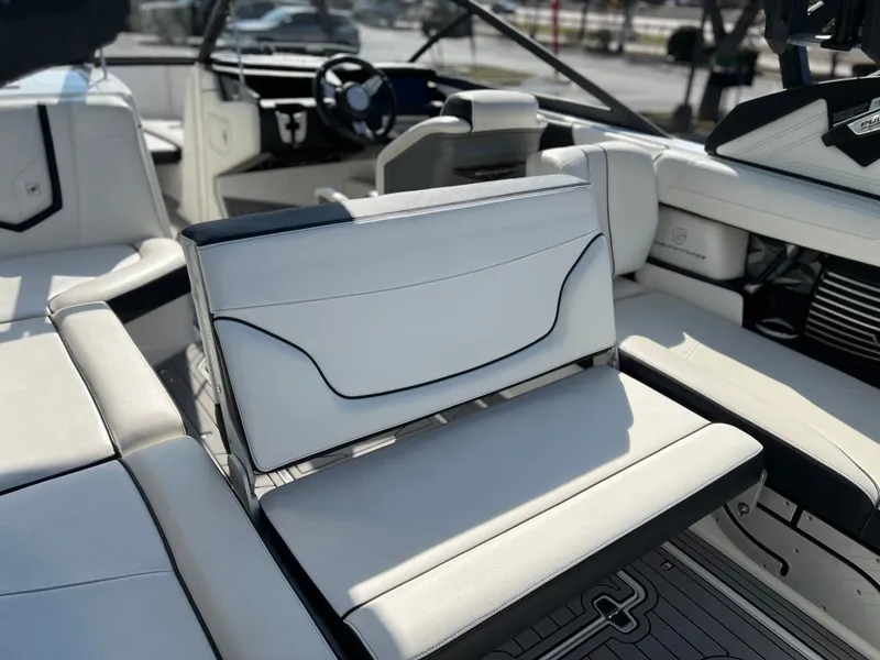 Slide: The Image of Nautique G23 2018 - 24