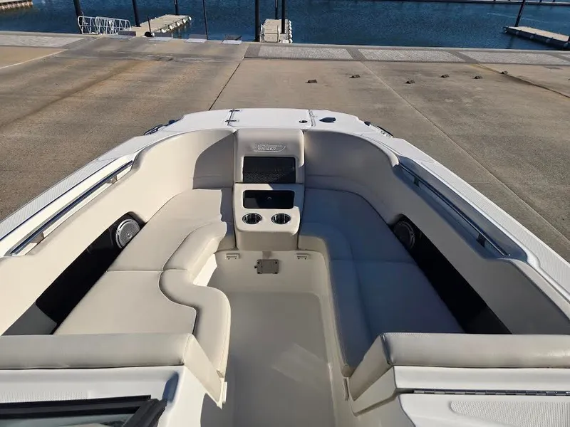 Slide: The Image of Interior of a 2018 Boston Whaler 270 Vantage boat at dock. - 15