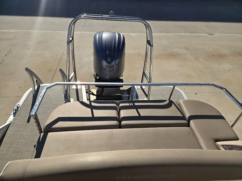 Slide: The Image of 2021 Bennington LX24SBSD pontoon boat with outboard motor. - 9