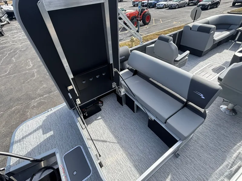 Slide: The Image of Bennington 22 SSB Base 2026 - 33