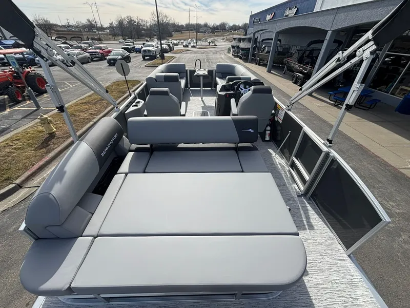 Slide: The Image of Bennington 22 SSB Base 2026 - 35