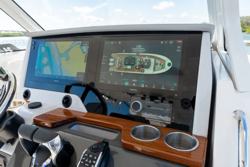 Slide: The Image of Regal 34 SAV 2026 - 30