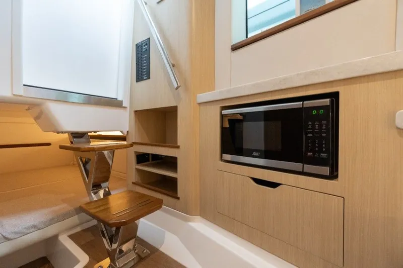 Slide: The Image of Regal 34 SAV 2026 - 32