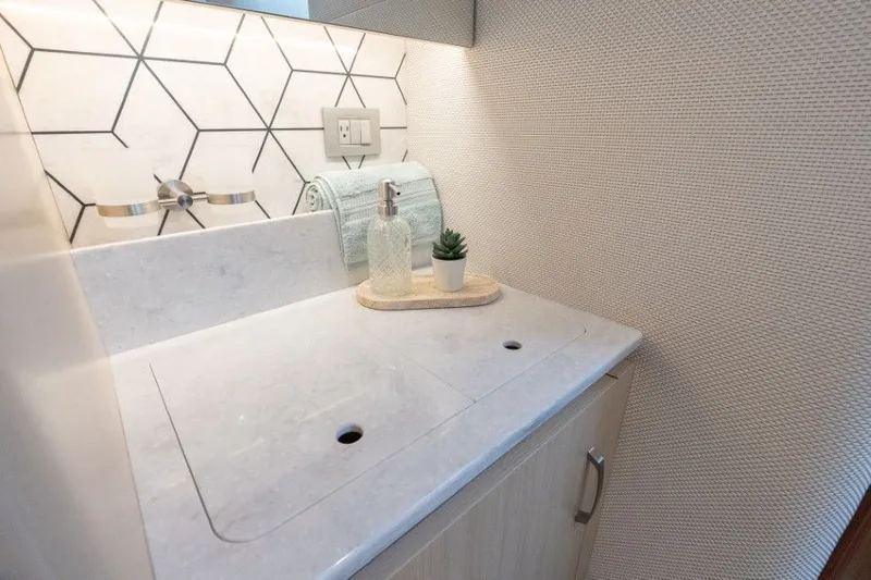 Slide: The Image of Regal 34 SAV 2026 - 33