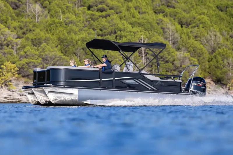 Slide: The Image of SunCatcher Select 324SL 2025 on water with passengers. - 10