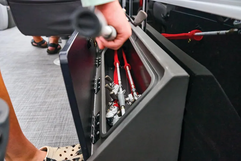 Slide: The Image of Sun Tracker SportFish 22 DLX 2026 - 86