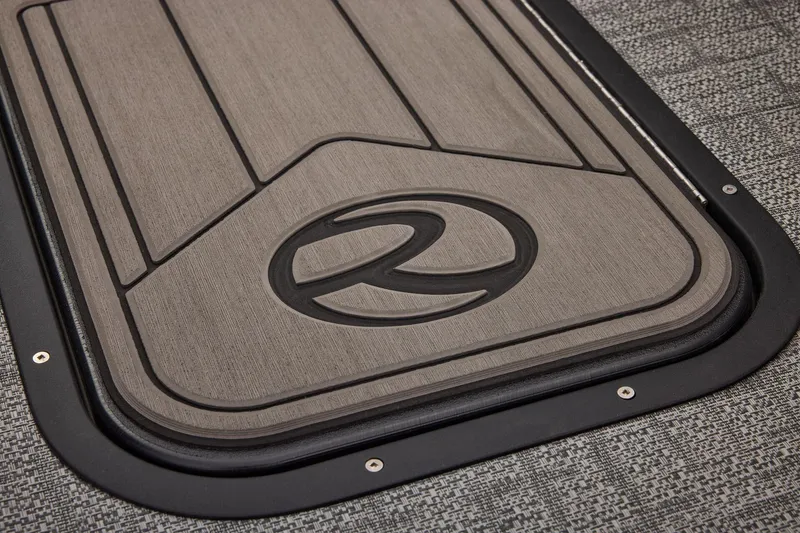 Slide: The Image of Regency 250 DL RF 2026 - 31