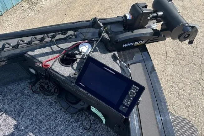 Slide: The Image of 2026 Tracker Targa V-19 Combo boat with Minn Kota trolling motor and navigation system. - 8