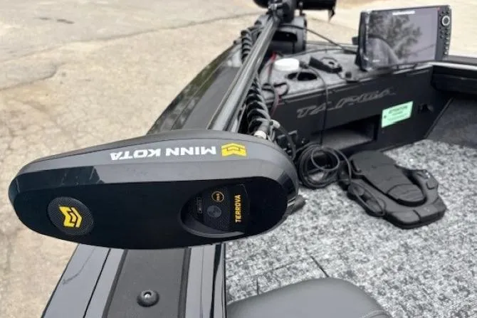 Slide: The Image of 2026 Tracker Targa V-19 Combo boat with Minn Kota trolling motor and advanced navigation system. - 9