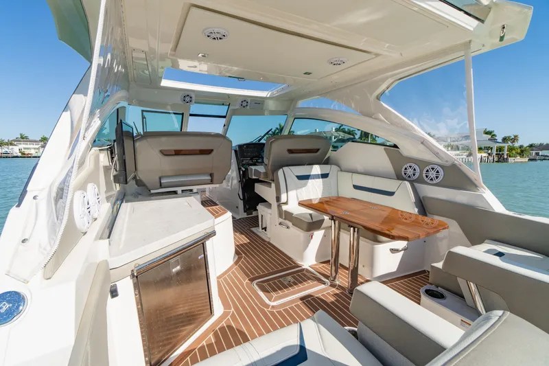Slide: The Image of Interior of 2023 Tiara Yachts 34 LX with luxurious design. - 32