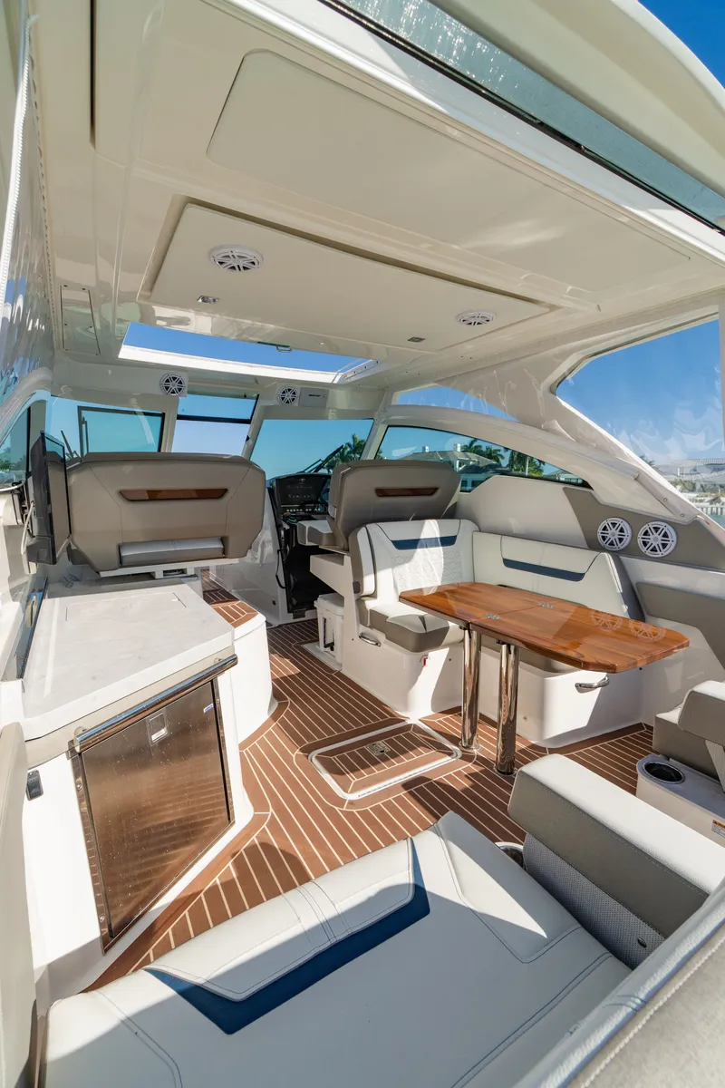 Slide: The Image of Interior of 2023 Tiara Yachts 34 LX with luxurious design. - 33