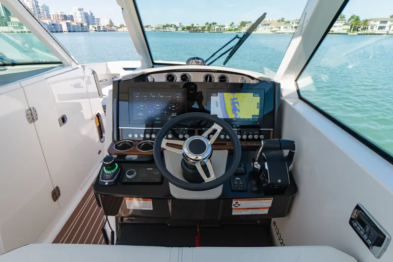 Slide: The Image of Tiara 34 LX 2023 - 50