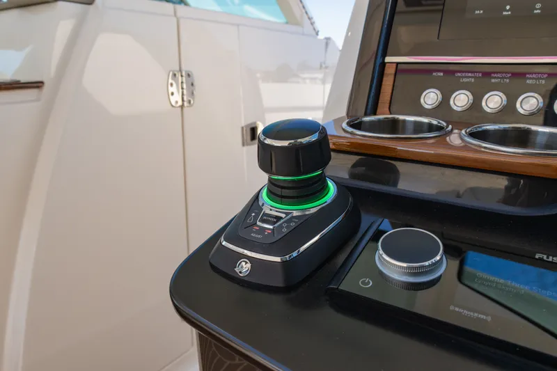 Slide: The Image of Tiara 34 LX 2023 - 53