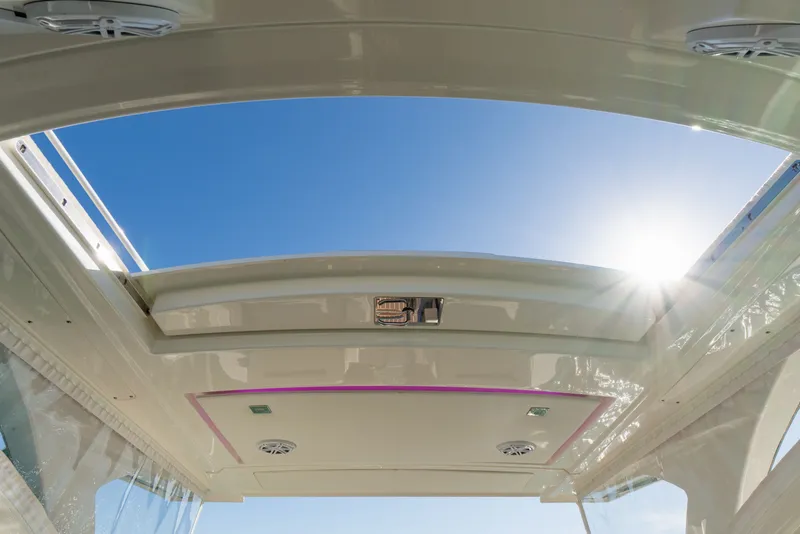 Slide: The Image of Tiara 34 LX 2023 - 58