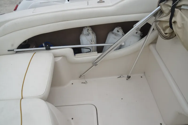 Slide: The Image of Sea Ray 225 Weekender 2001 - 5