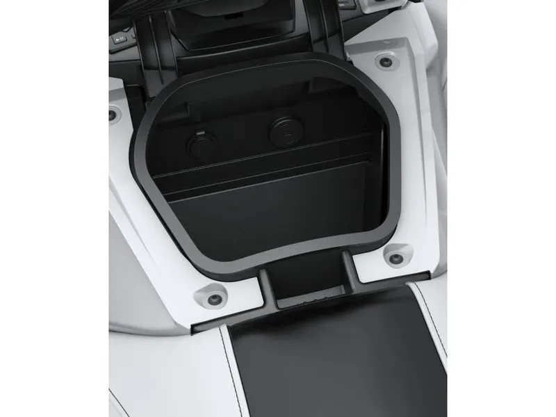 Slide: The Image of Yamaha VX Deluxe with Audio 2026 - 10