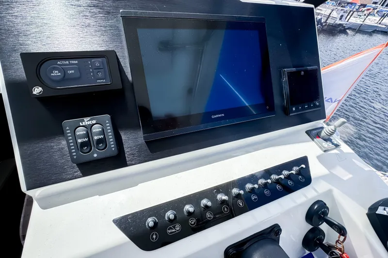 Slide: The Image of 2023 Beneteau Flyer 9 SUNdeck helm with Garmin display. - 17