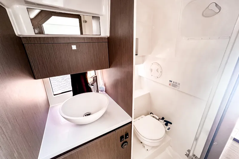 Slide: The Image of Interior of 2023 Beneteau Flyer 9 SUNdeck with sink and toilet. - 23