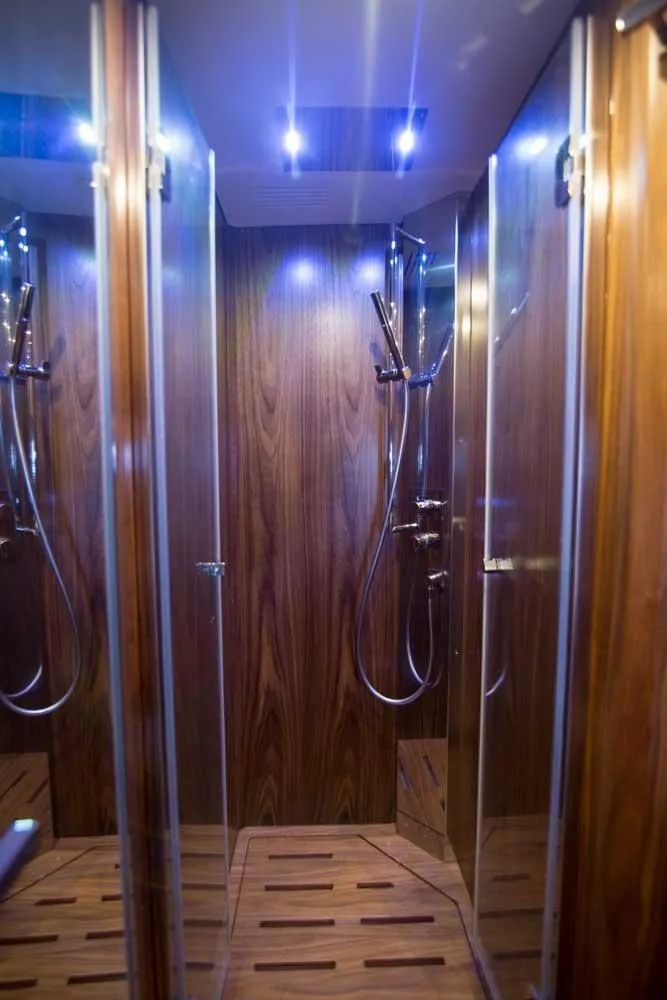 Slide: The Image of Master Stateroom Head - 40