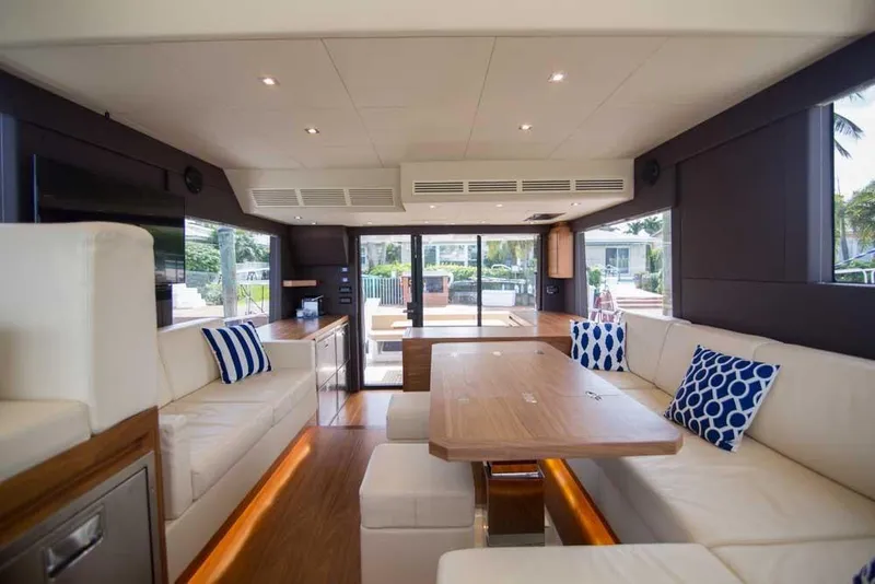 Slide: The Image of Salon - 14