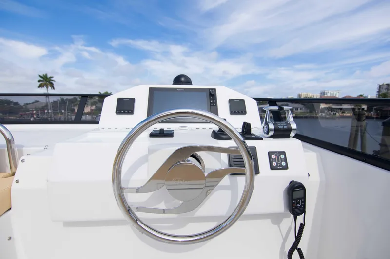 Slide: The Image of Flybridge - 83