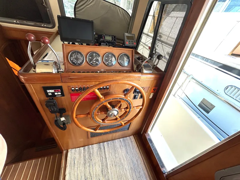 Slide: The Image of Mainship Trawler 2004 - 41