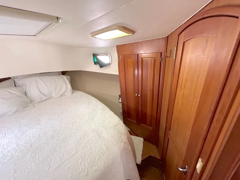 Slide: The Image of Mainship Trawler 2004 - 45