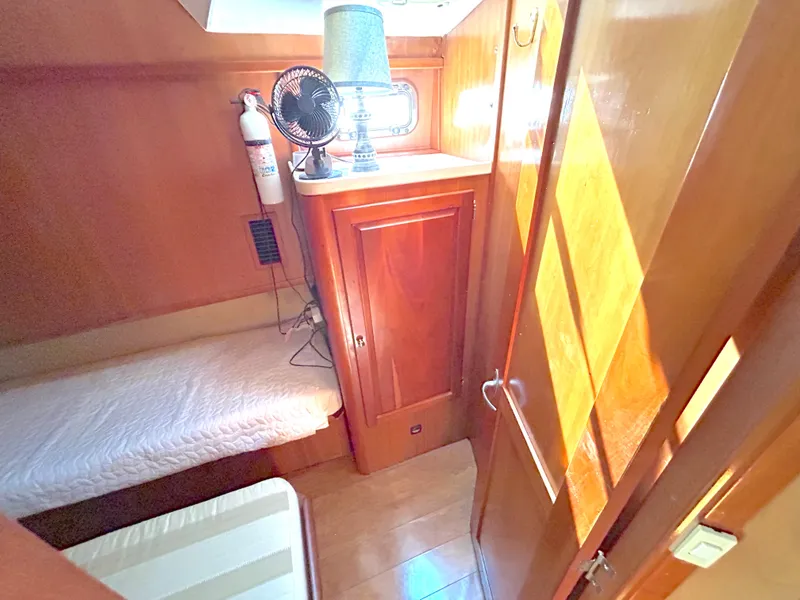 Slide: The Image of Mainship Trawler 2004 - 55