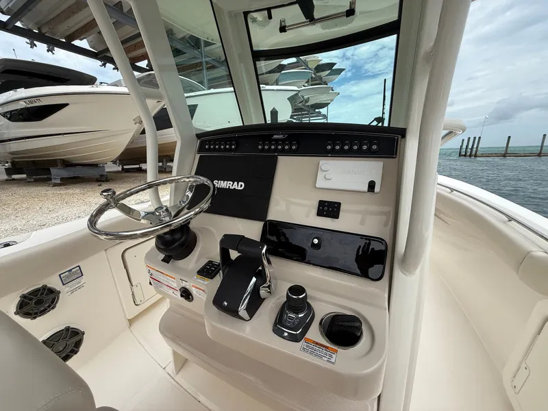 Slide: The Image of Boston Whaler 280 Outrage 2026 - 13
