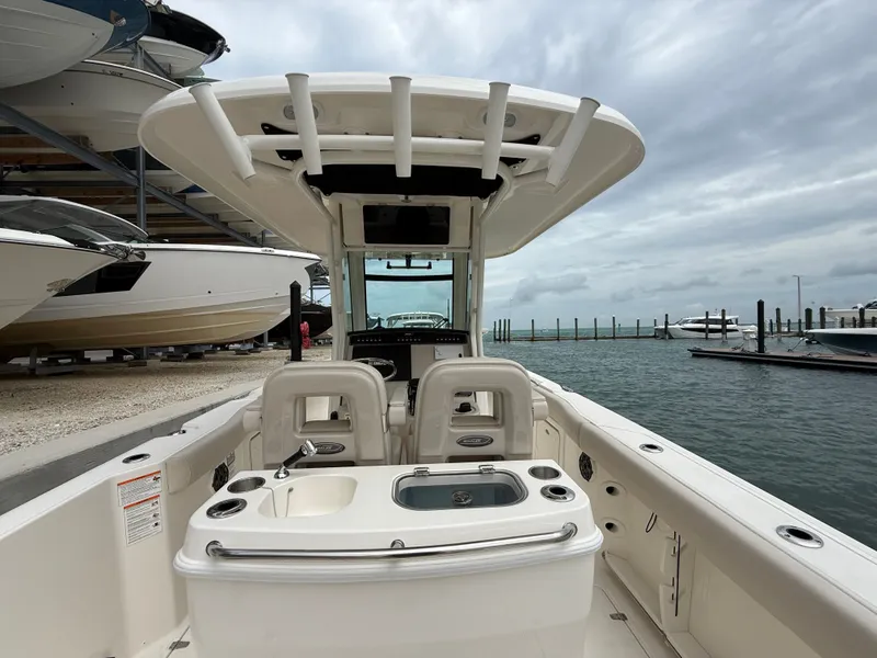 Slide: The Image of Boston Whaler 280 Outrage 2026 - 17
